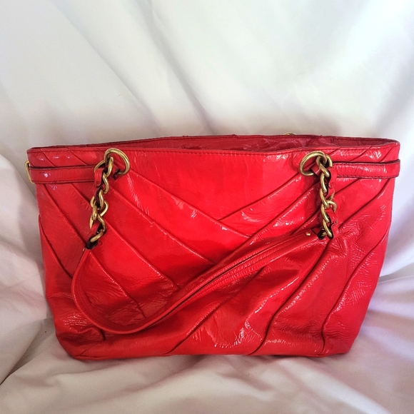 Coach patent leather red purse - Picture 2 of 7